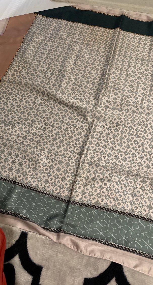 Gri Zincir Detaylı Kadın eşarp - Görsel 2