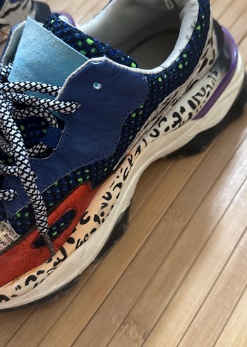 Renkli Yılan Desenli Kadın Spor Ayakkabı marka temsili - Görsel 5