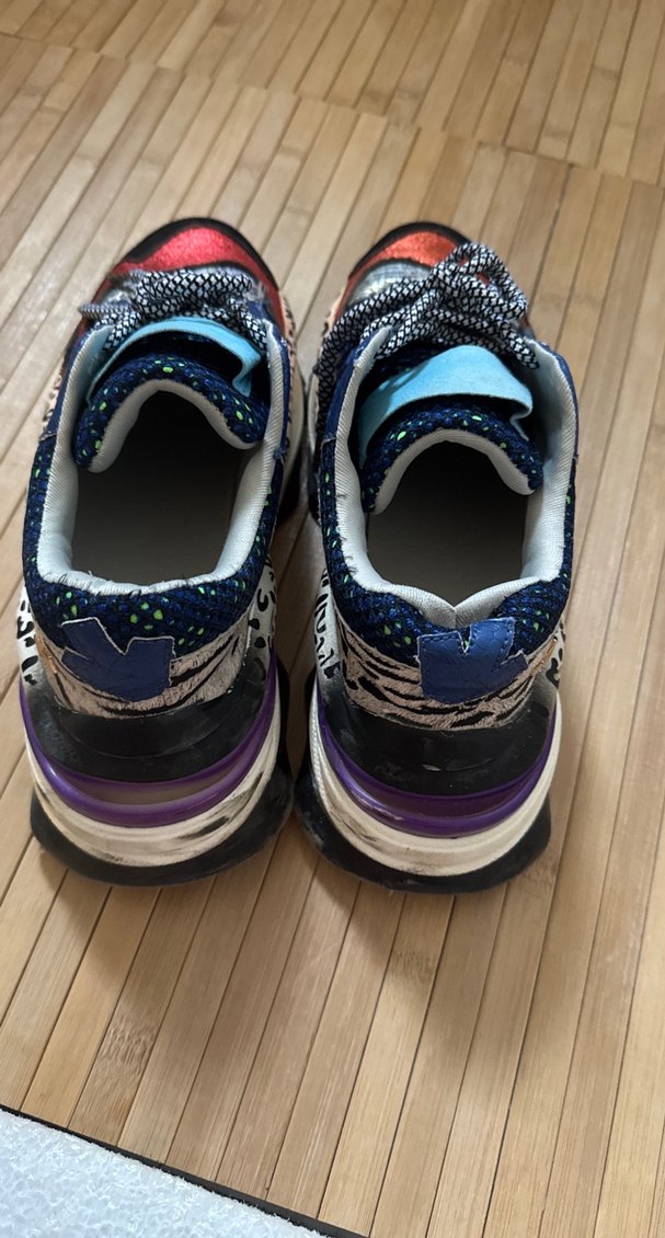 Renkli Yılan Desenli Kadın Spor Ayakkabı marka temsili - Görsel 2