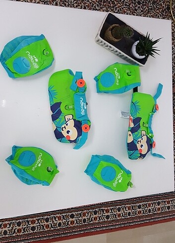 Decathlon Nabaiji Çocuk Yüzücü Kolluk ve Yelek