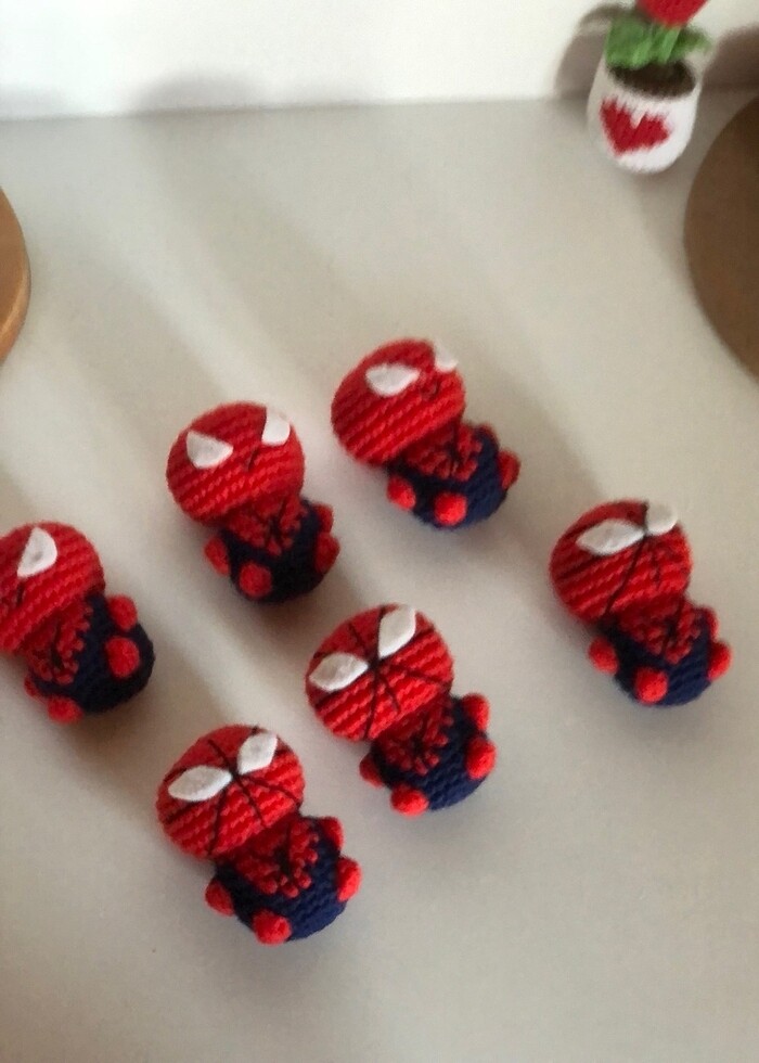 Örümcek adam amigurumi - Görsel 3