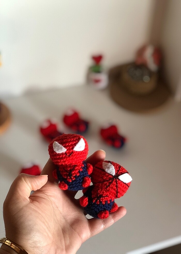 Örümcek adam amigurumi - Görsel 4