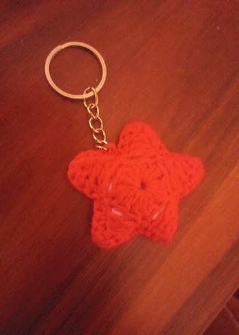 Örgü Kırmızı Yıldız Anahtarlık - Görsel 2