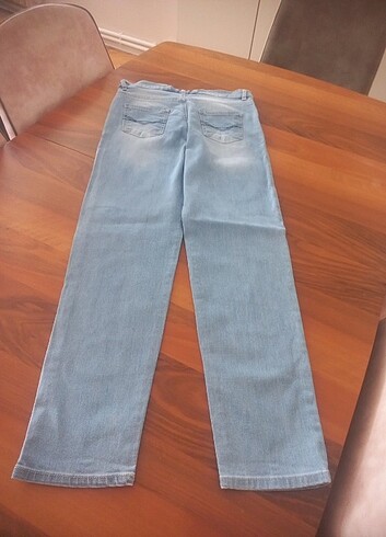 13-14 Yaş Beden mavi Renk Yırtık model kot pantolon 
