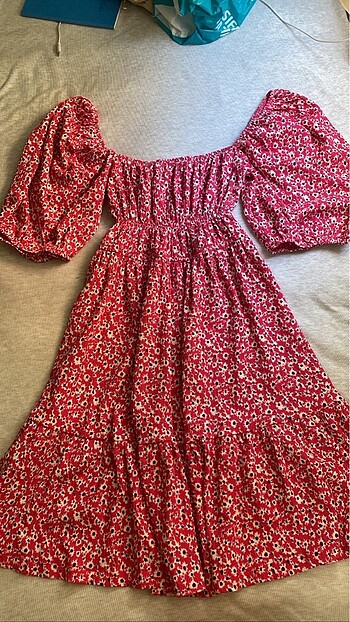 Zara Pembe beyaz çiçekli elbise
