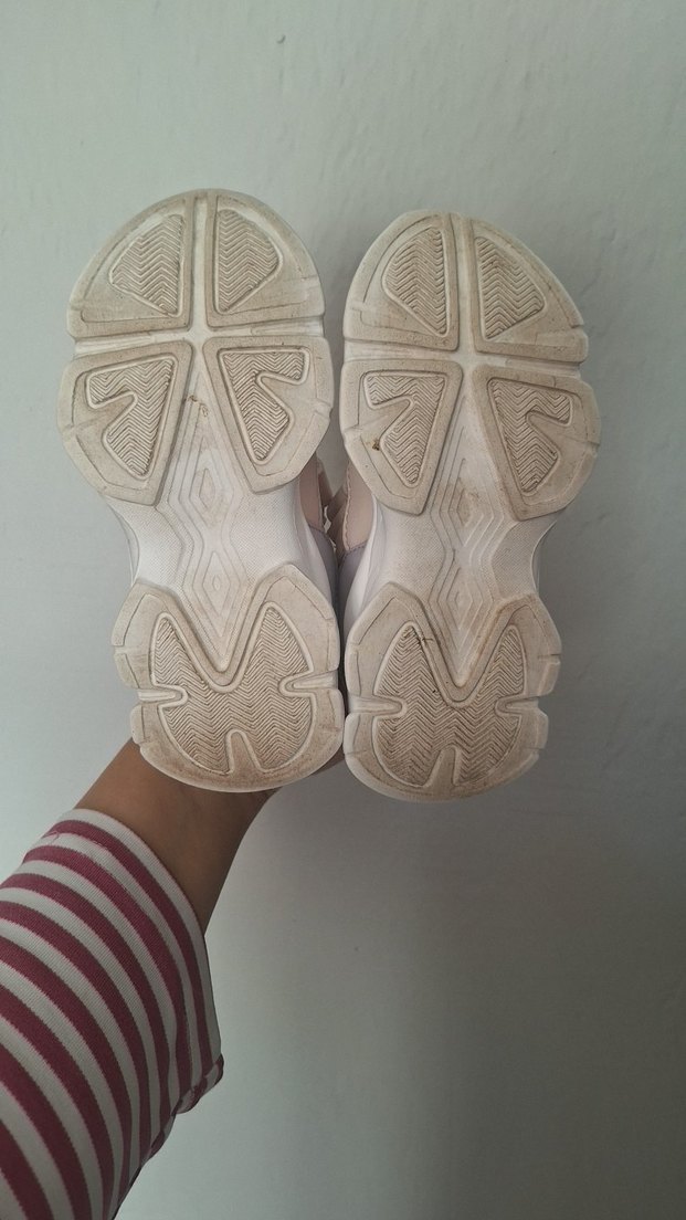 Kız Çocuk Bej Cırt Cırtlı Spor Ayakkabı - Görsel 3