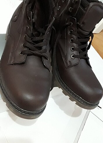 44 numara erkek botu