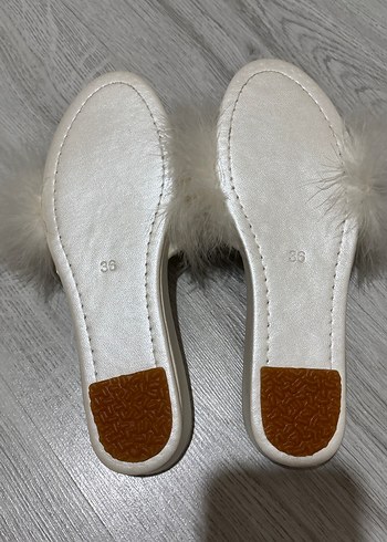 Beyaz Tüylü Stiletto Topuklu Kadın Terlik - Görsel 3