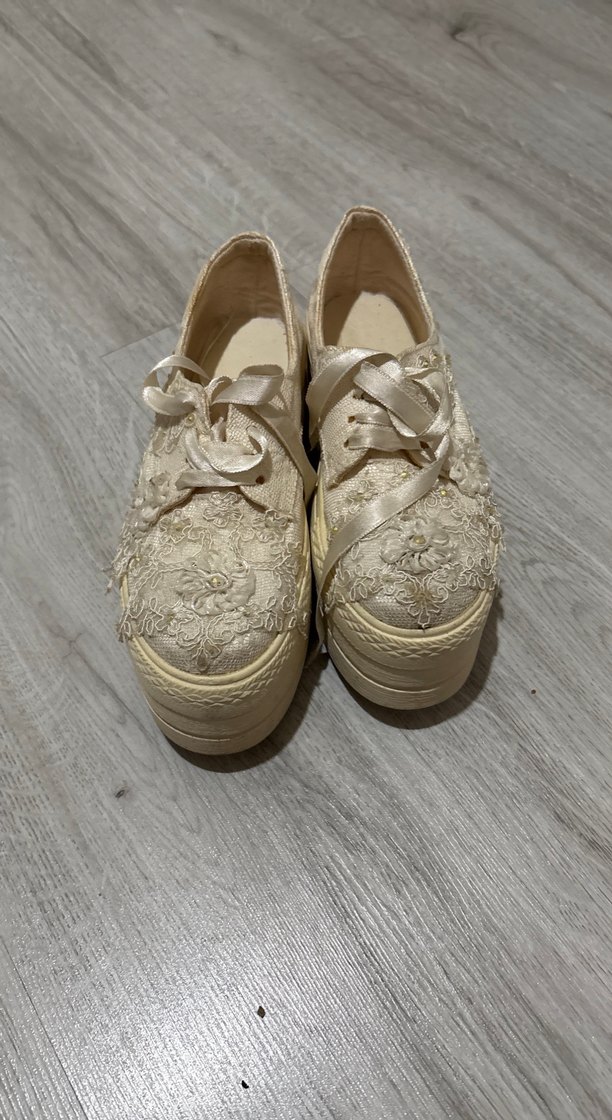 Dantel İşlemeli Beyaz Dolgu Topuklu Kadın Spor Ayakkabı - Görsel 2