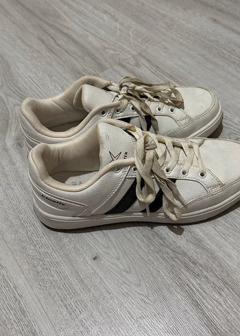 Kinetix Beyaz Bağcıklı Kadın Spor Ayakkabı - Görsel 2