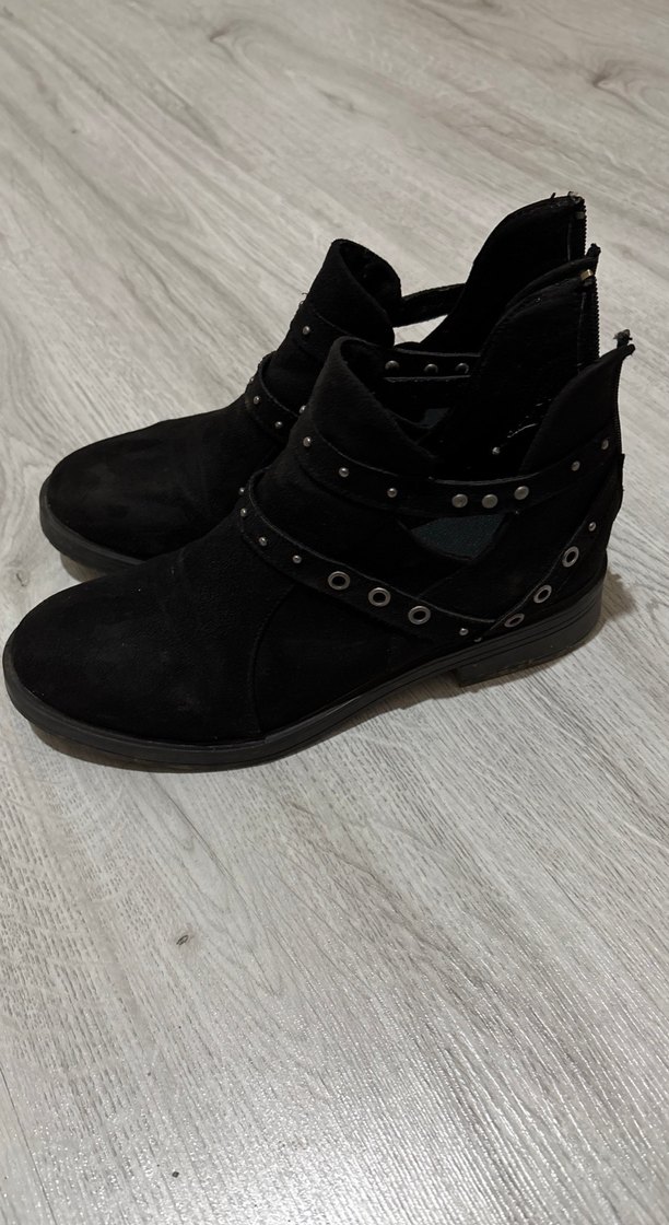 Siyah Süet Tokalı Gotik Kadın Bot - Görsel 3