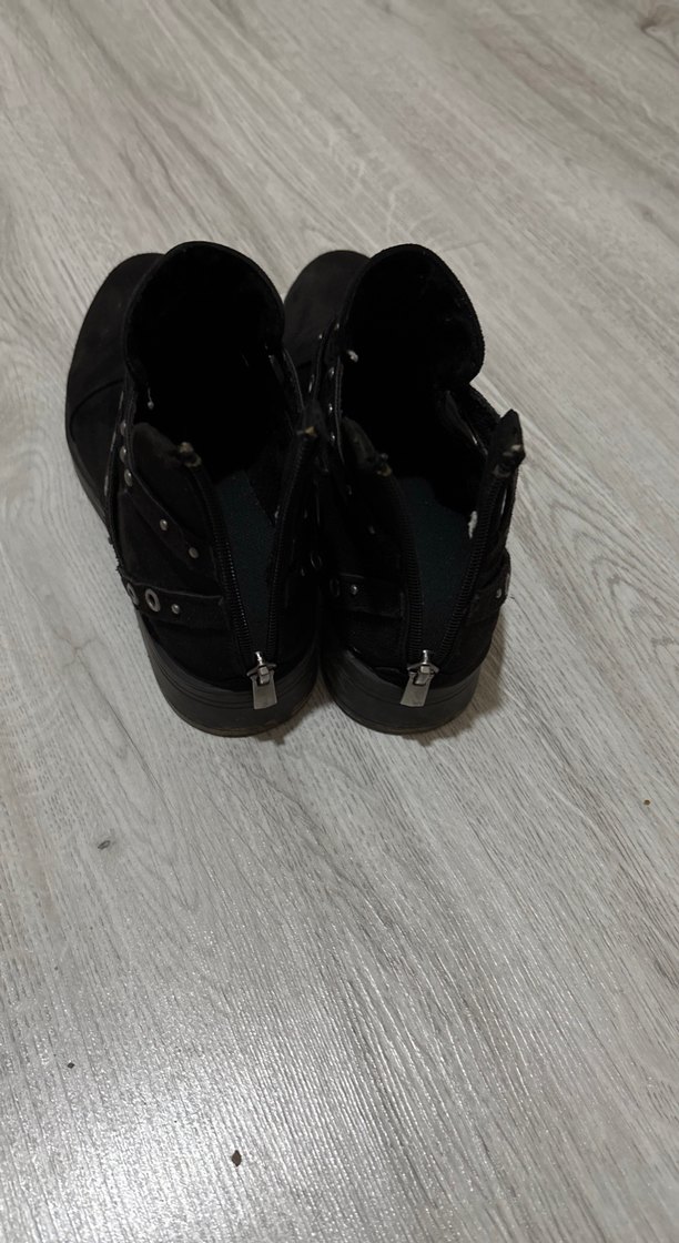 Siyah Süet Tokalı Gotik Kadın Bot - Görsel 2