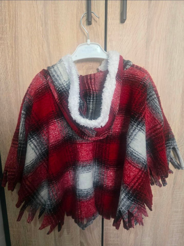 Kız Çocuk Kapüşonlu Kırmızı Gri Panço - Görsel 2