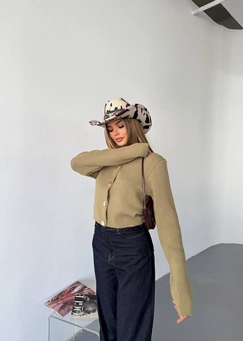 Stradivarius Düğmeli, Boğazlı Kadın Hırka