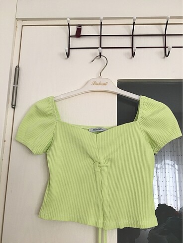 Fıstık yeşili crop