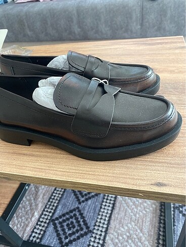 38 Beden Stradivarius bantlı makosen