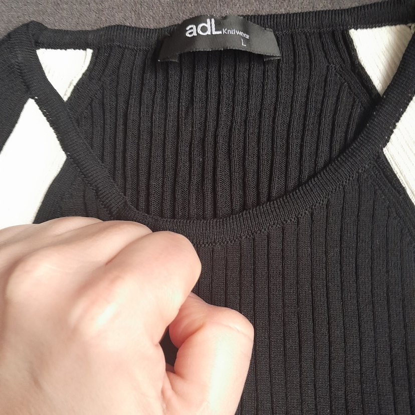 Siyah Beyaz Çizgili Kadın Triko Kazak - Görsel 3