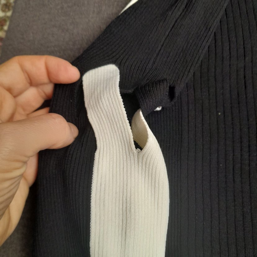 Siyah Beyaz Çizgili Kadın Triko Kazak - Görsel 4