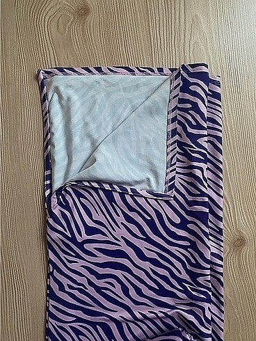 xs Beden Yırtmaç paçalı zebra desenli