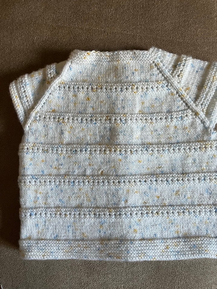 Kısa Kollu Örgü Bebek Yeleği - Görsel 3