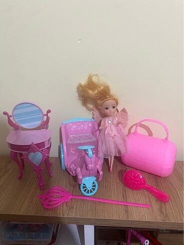 Sindy baby çeşitli aksesuarlarıyla