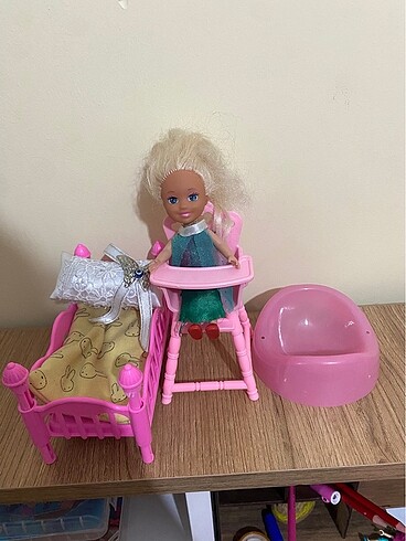 Minik Barbie ve aksesuarları