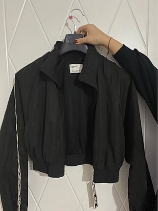 Bershka Crop Yağmurluk
