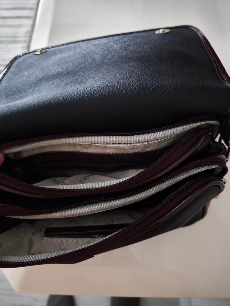 Klasik Siyah Deri Kadın Çapraz Çanta - Görsel 3