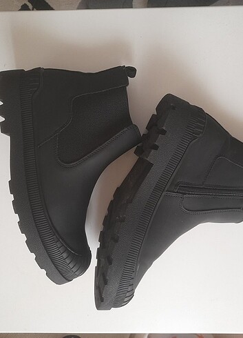 37 Beden Zara yağmur boty