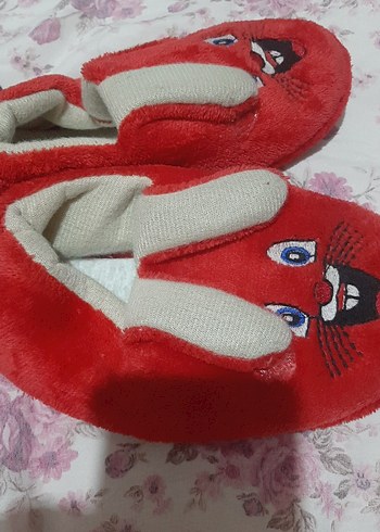 Çocuk Kırmızı Nakışlı Sıcak Ev Terliği - Görsel 2