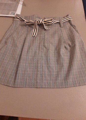 Kemer Detaylı Gri Mini Etek - Görsel 2