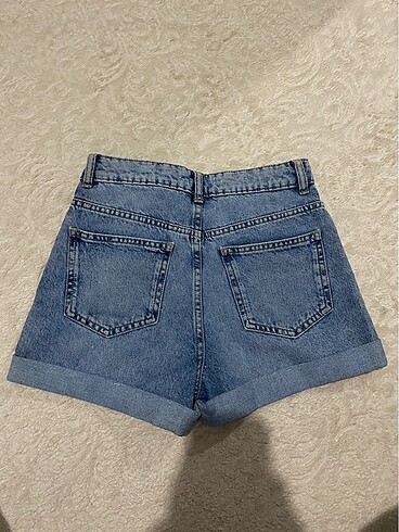 34 Beden mavi Renk Mango jean şort