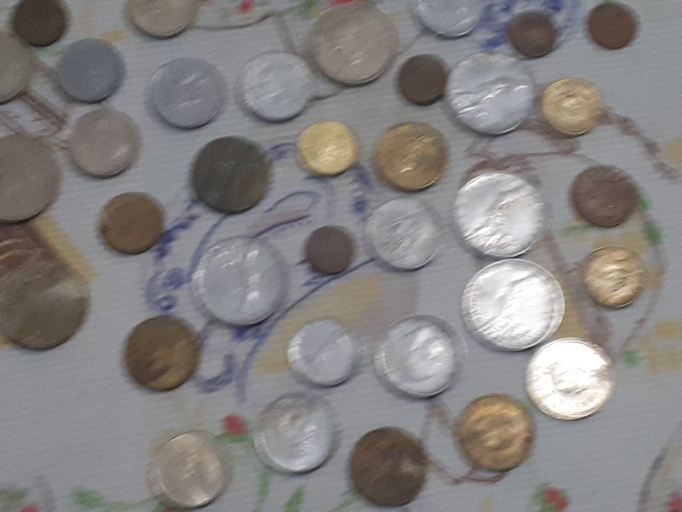 Çeşitli Gri Tonlarda Metal Paralar pazarlık payı vardir - Görsel 2