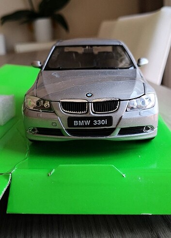 Bmw 330i 1.24 ölçek diecast welly 