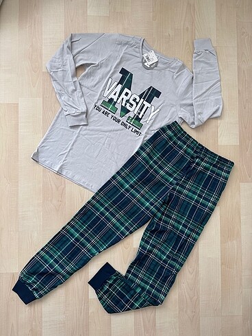 Erkek çocuk pijama takımı
