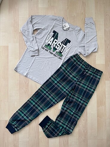 LC Waikiki Erkek çocuk pijama takımı
