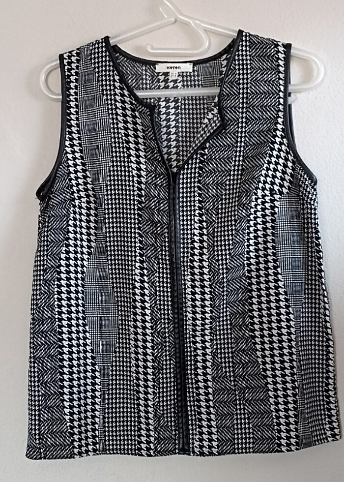 KOTON ŞİFON KOLSUZ BLUZ - Görsel 3