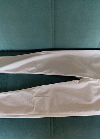 BEYAZ DİZLERİ YIRTIK DENİM PANTOLON - Görsel 2