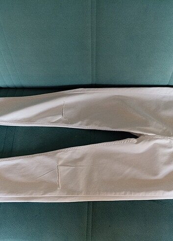 BEYAZ DİZLERİ YIRTIK DENİM PANTOLON - Görsel 4