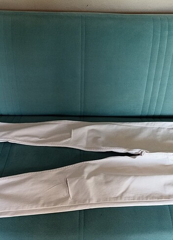 BEYAZ DİZLERİ YIRTIK DENİM PANTOLON - Görsel 6