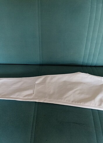 BEYAZ DİZLERİ YIRTIK DENİM PANTOLON - Görsel 9