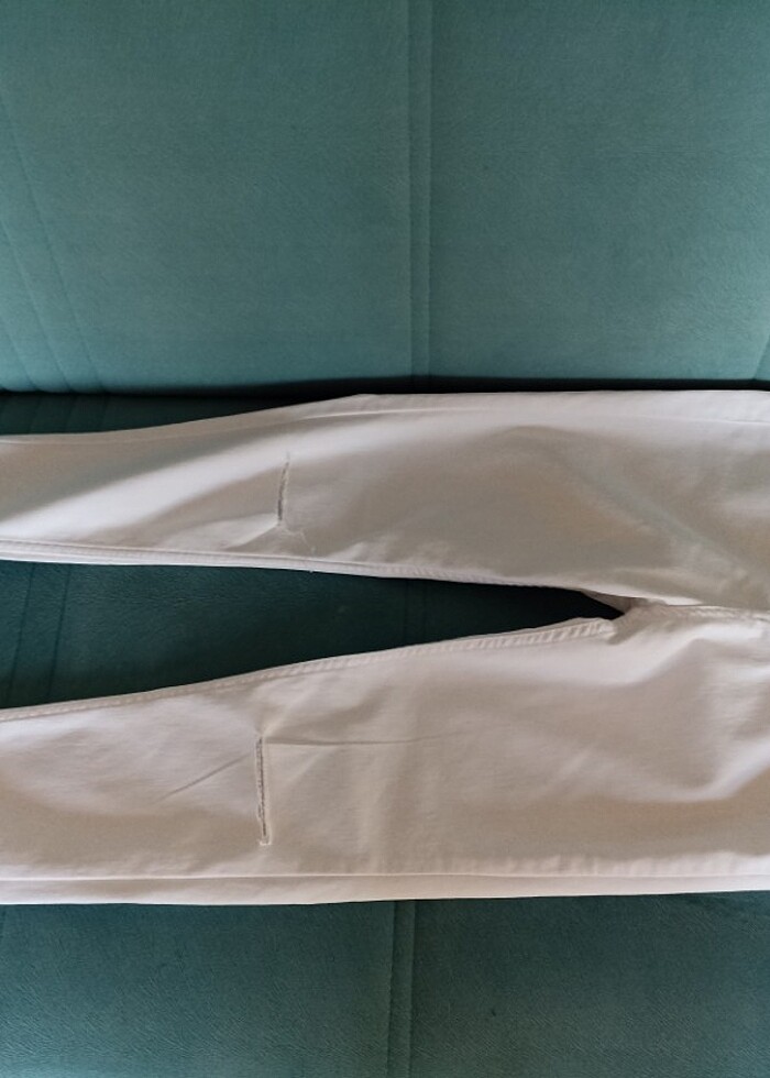 BEYAZ DİZLERİ YIRTIK DENİM PANTOLON - Görsel 4