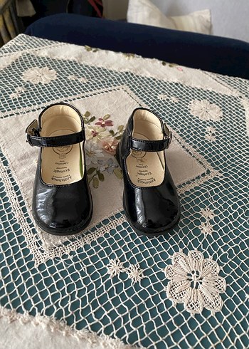 Kız Çocuk Siyah Kemerli Rugan Ayakkabı - Görsel 3