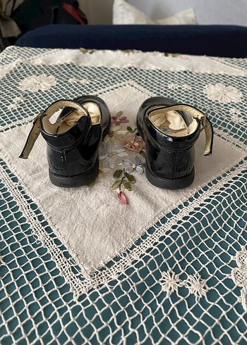 Kız Çocuk Siyah Kemerli Rugan Ayakkabı - Görsel 5