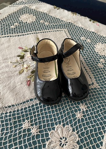 Kız Çocuk Siyah Kemerli Rugan Ayakkabı - Görsel 2