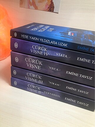 Çürük Vişne Serisi 4 Kitap ve Yere Yakın Yıldızlara Uzak