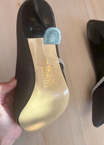 Siyah Tokalı İnce Topuklu Kadın Abiye Ayakkabı - Görsel 4