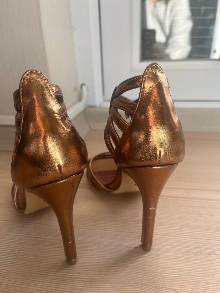 Parlak Desenli Bakır  Renkli Topuklu - Görsel 4