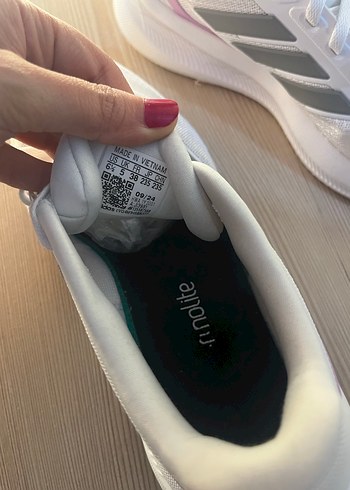 Adidas Beyaz Bağcıklı Kadın Spor Ayakkabı - Görsel 4