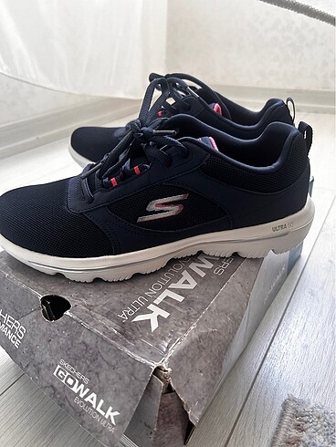39 Beden lacivert Renk Skechers ayakkabı